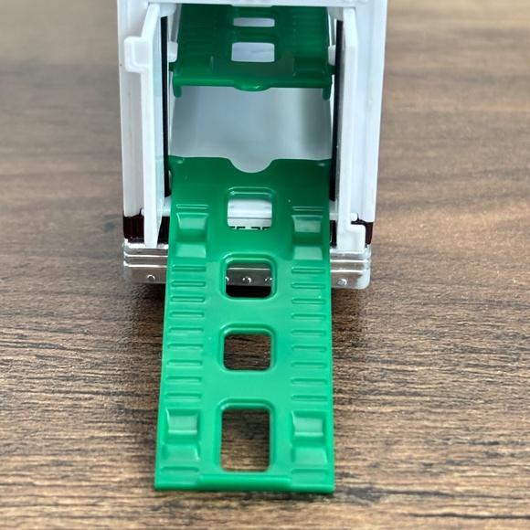 HESS MINI Semi Gasoline Truck  & Two Racers Race Cars LIGHTS UP Ramp WORKS 2013 - Picture 9 of 14